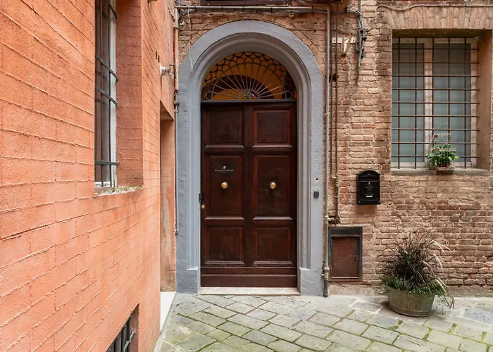 Palazzo Patrizi & Hotel 4*